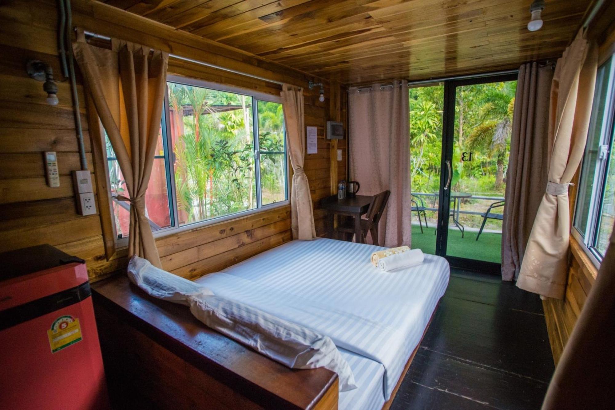 营地 The Camper Khao Sok Ban Bang Bon