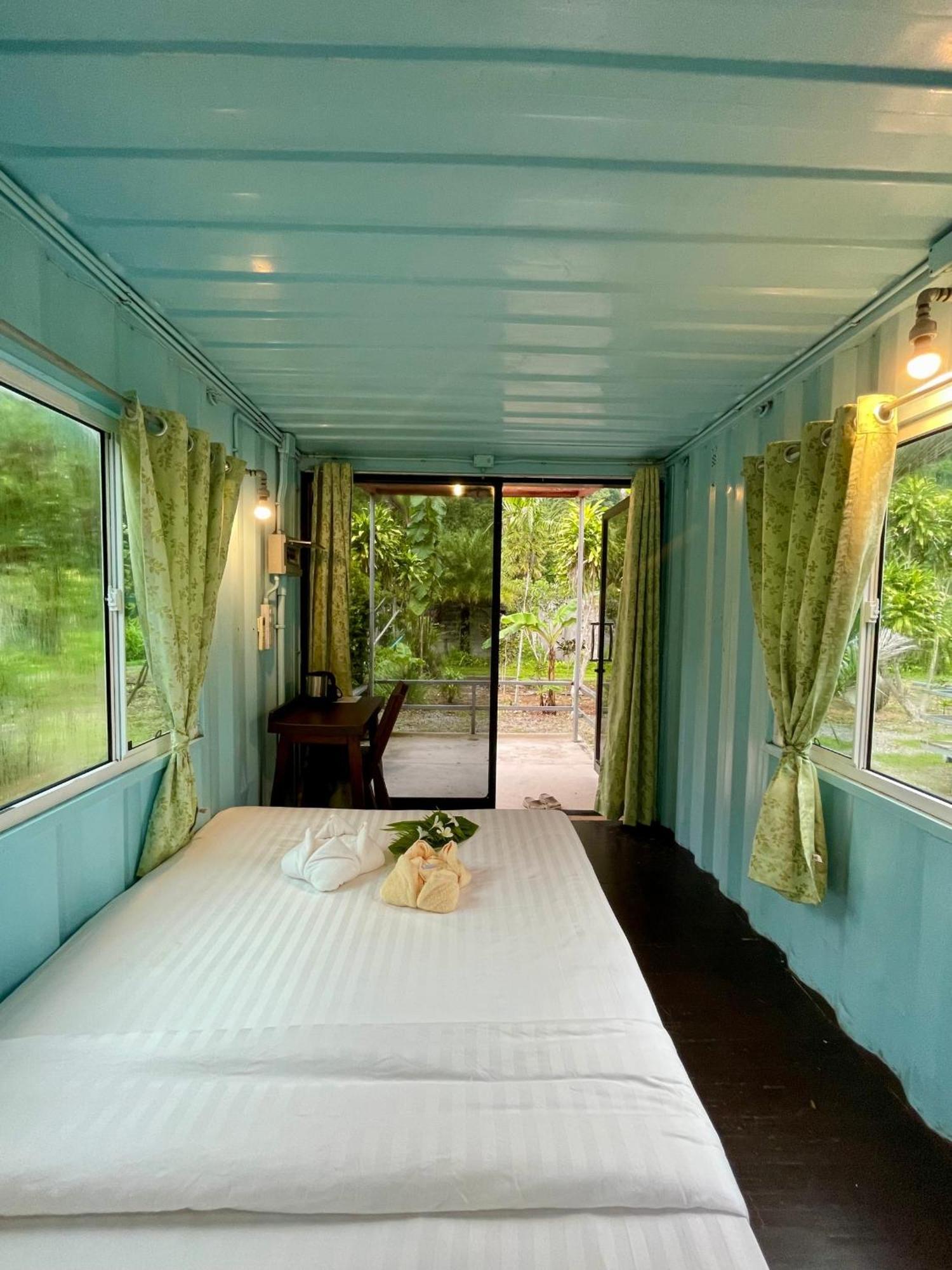 The Camper Khao Sok 营地 *