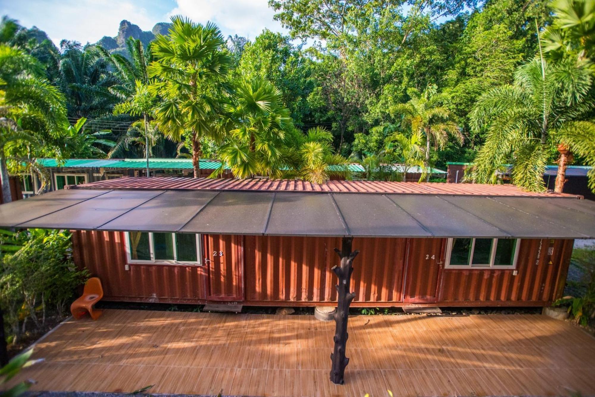 The Camper Khao Sok 营地 *